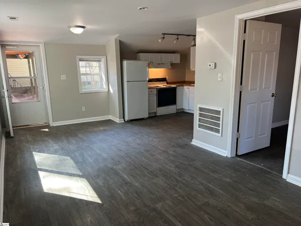 $2,000 | 801 A Perry Road, Greenville, SC 29609
