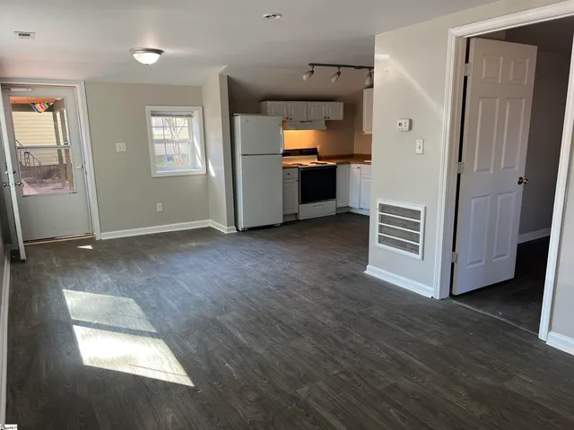 $2,000 | 801 Perry Road, Greenville, SC 29609