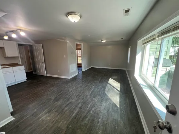 $2,000 | 801 A Perry Road, Greenville, SC 29609