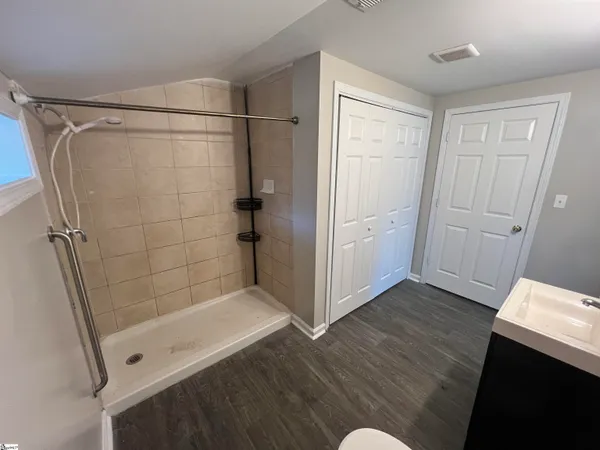 $2,000 | 801 A Perry Road, Greenville, SC 29609