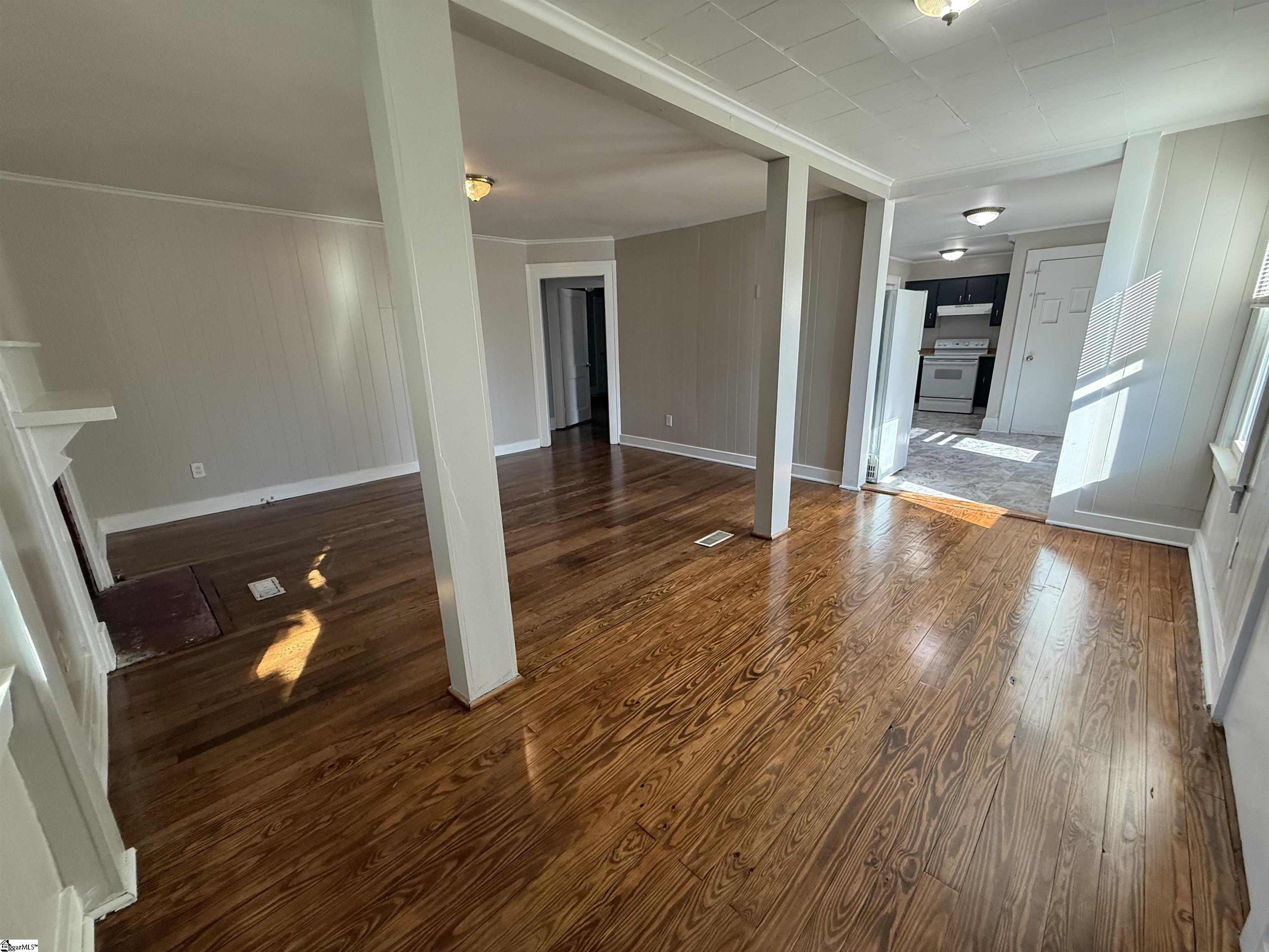 801 Perry Road Greenville, SC 29609 - Photo 5 of 16