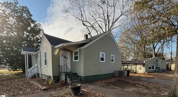 $2,000 | 801 A Perry Road, Greenville, SC 29609