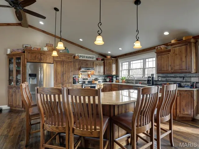 $774,900 | 3721 Hawk Point, Palmyra, MO 63461