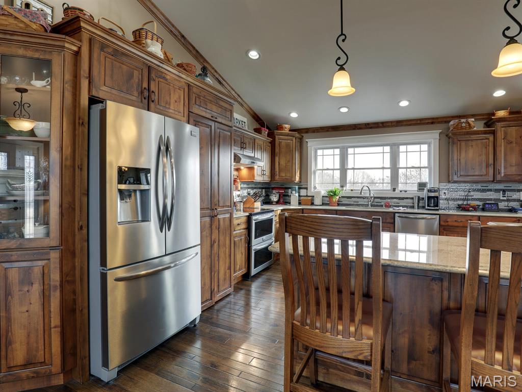 3721 Hawk Point Palmyra, MO 63461 - Photo 17 of 38