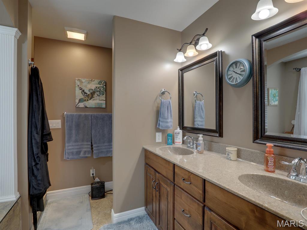 3721 Hawk Point Palmyra, MO 63461 - Photo 22 of 38