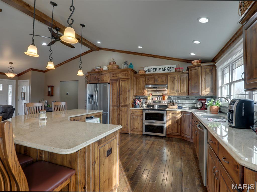 3721 Hawk Point Palmyra, MO 63461 - Photo 3 of 38