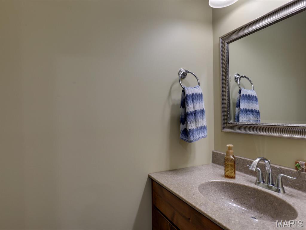 3721 Hawk Point Palmyra, MO 63461 - Photo 37 of 38