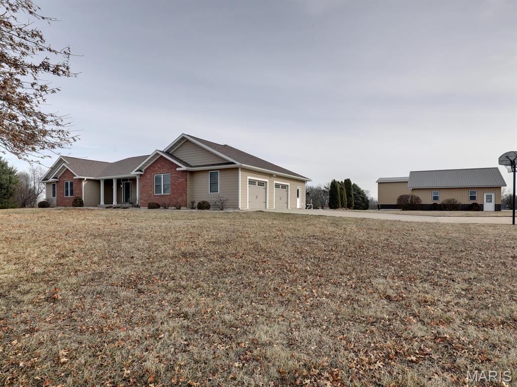 3721 Hawk Point Palmyra, MO 63461 - Photo 6 of 38