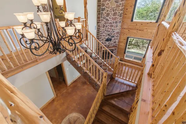 a view of entryway with a front door