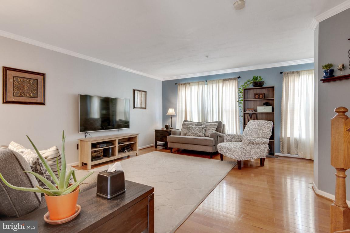 111 Sentry Ridge Smithsburg, MD 21783 - Photo 14 of 35 Large living room area with hardwood floors