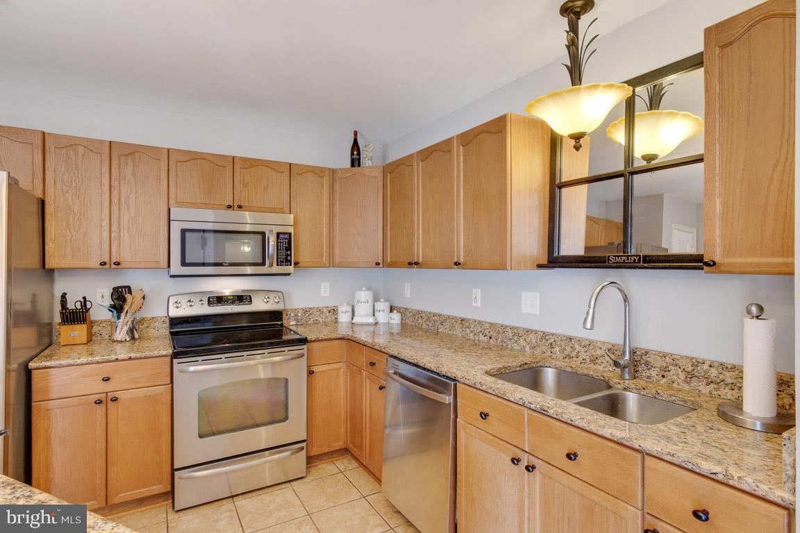 111 Sentry Ridge Smithsburg, MD 21783 - Photo 9 of 35 Double sink kitchen with lots of prep space