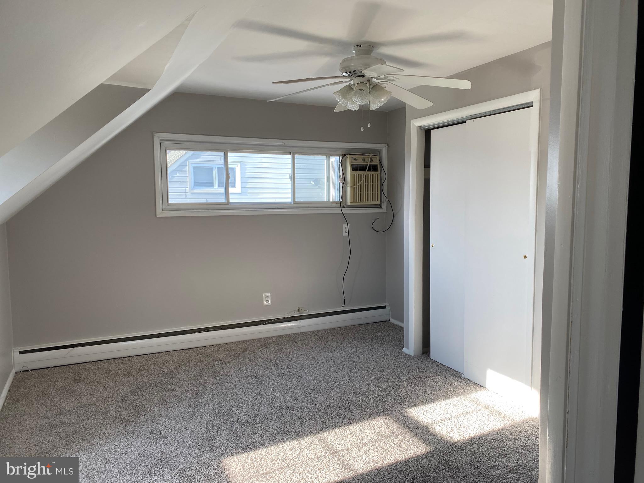 2865 Nautilus Road Philadelphia, PA 19154 - Photo 14 of 22 2nd Floor Master Bedroom