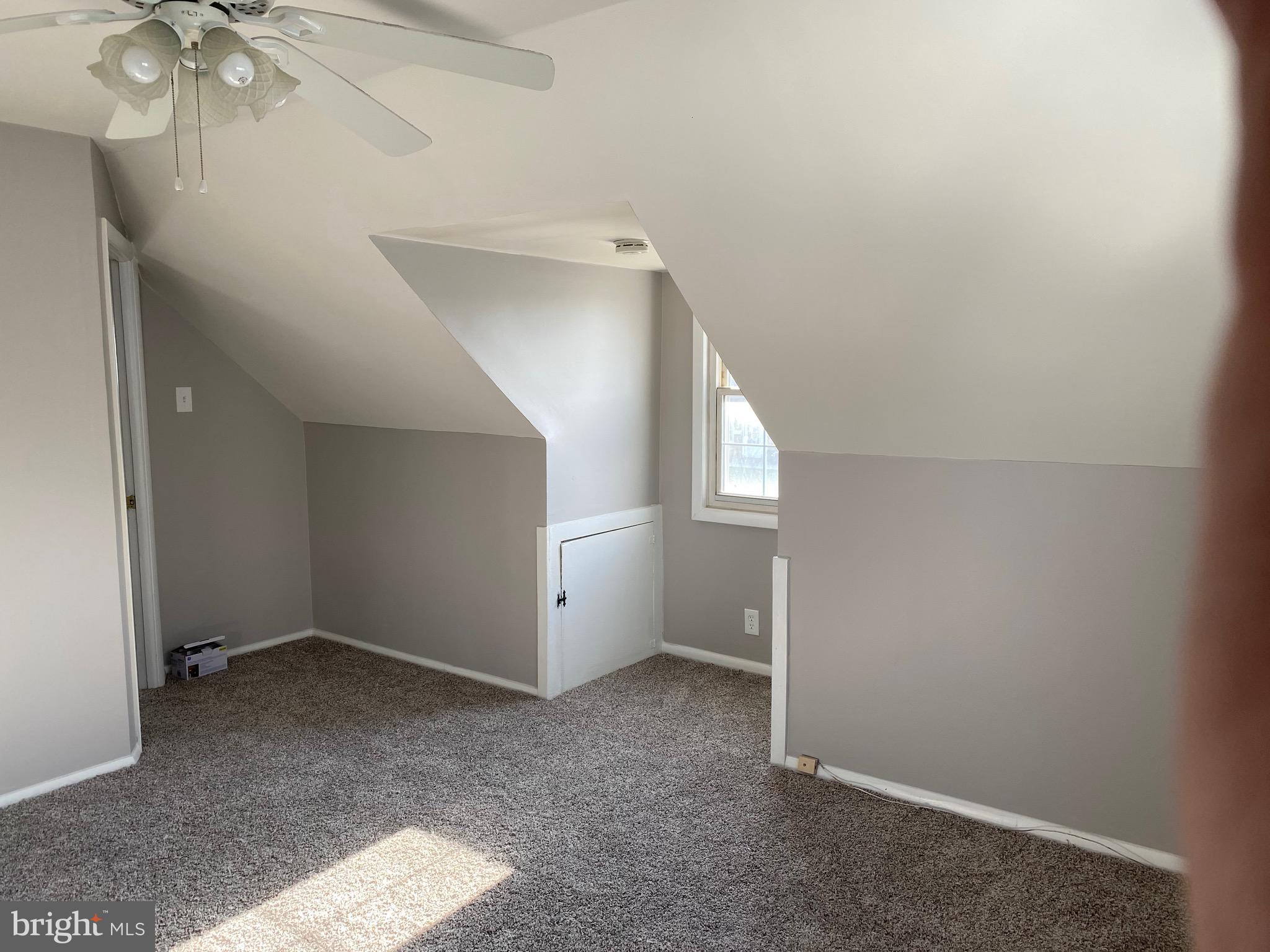 2865 Nautilus Road Philadelphia, PA 19154 - Photo 15 of 22 2nd Floor Master Bedroom