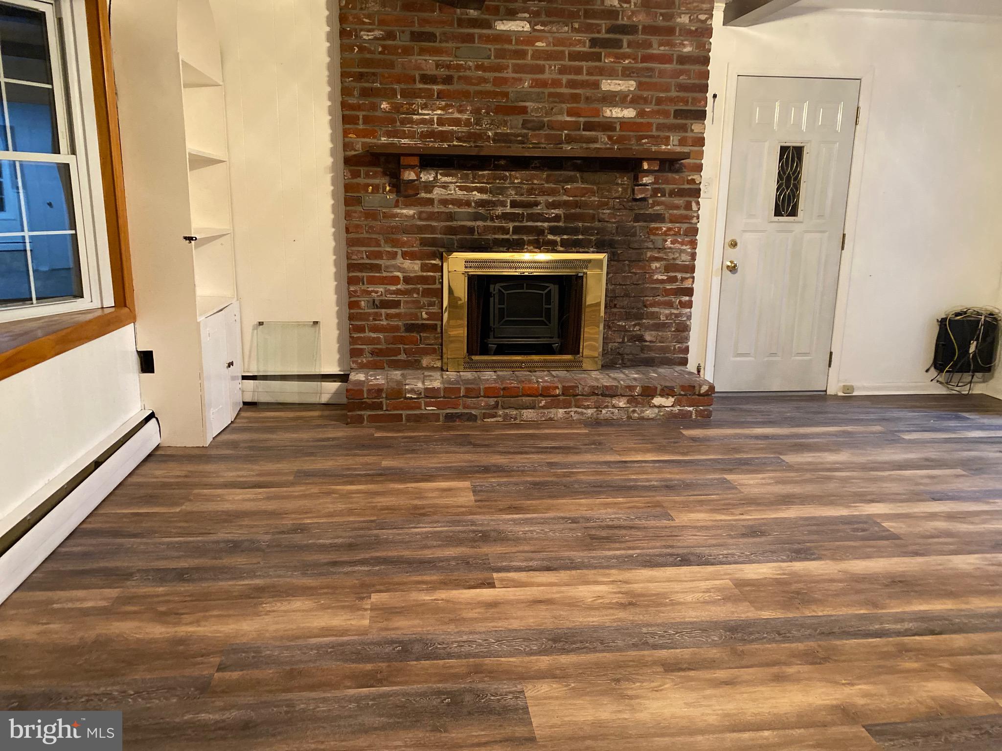 2865 Nautilus Road Philadelphia, PA 19154 - Photo 10 of 22 Fireplace