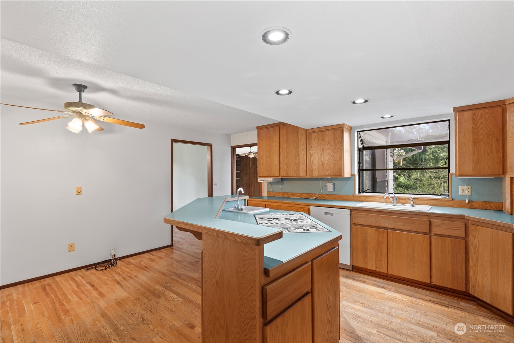 1236 Coral Drive Fircrest, WA 98466 - Photo 9 of 34