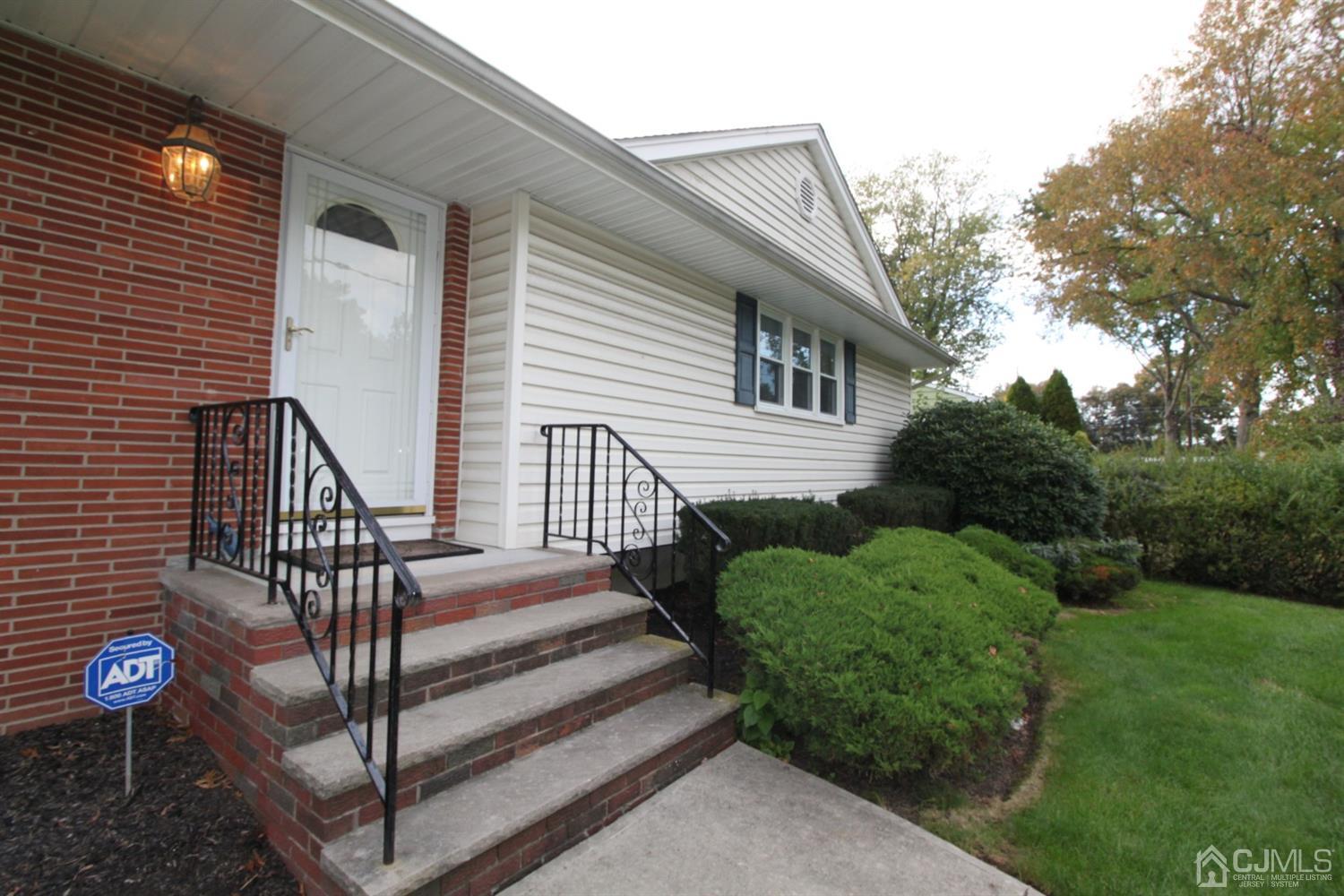 314 Colfax Road North Brunswick, NJ 08902 - Photo 3 of 20 Gallery Image 3