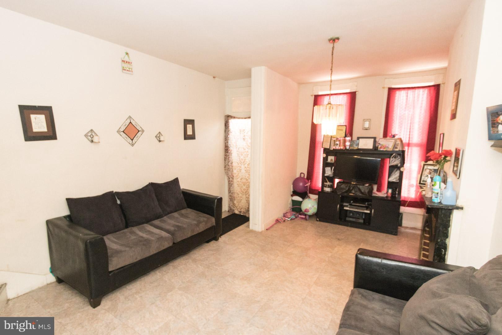 1809 Federal Street Baltimore, MD 21213 - Photo 2 of 14 Interior (General)