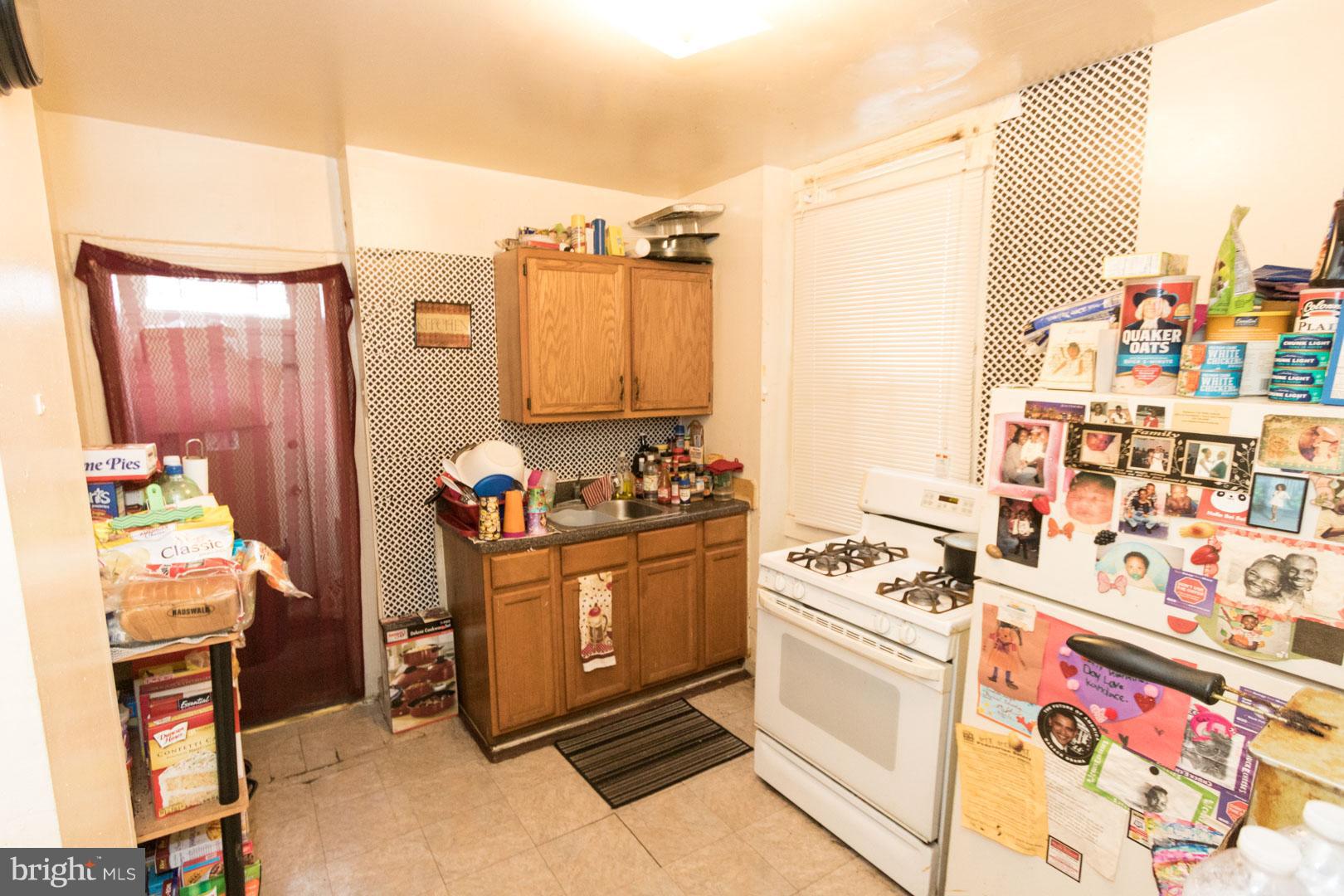 1809 Federal Street Baltimore, MD 21213 - Photo 4 of 14 Interior (General)