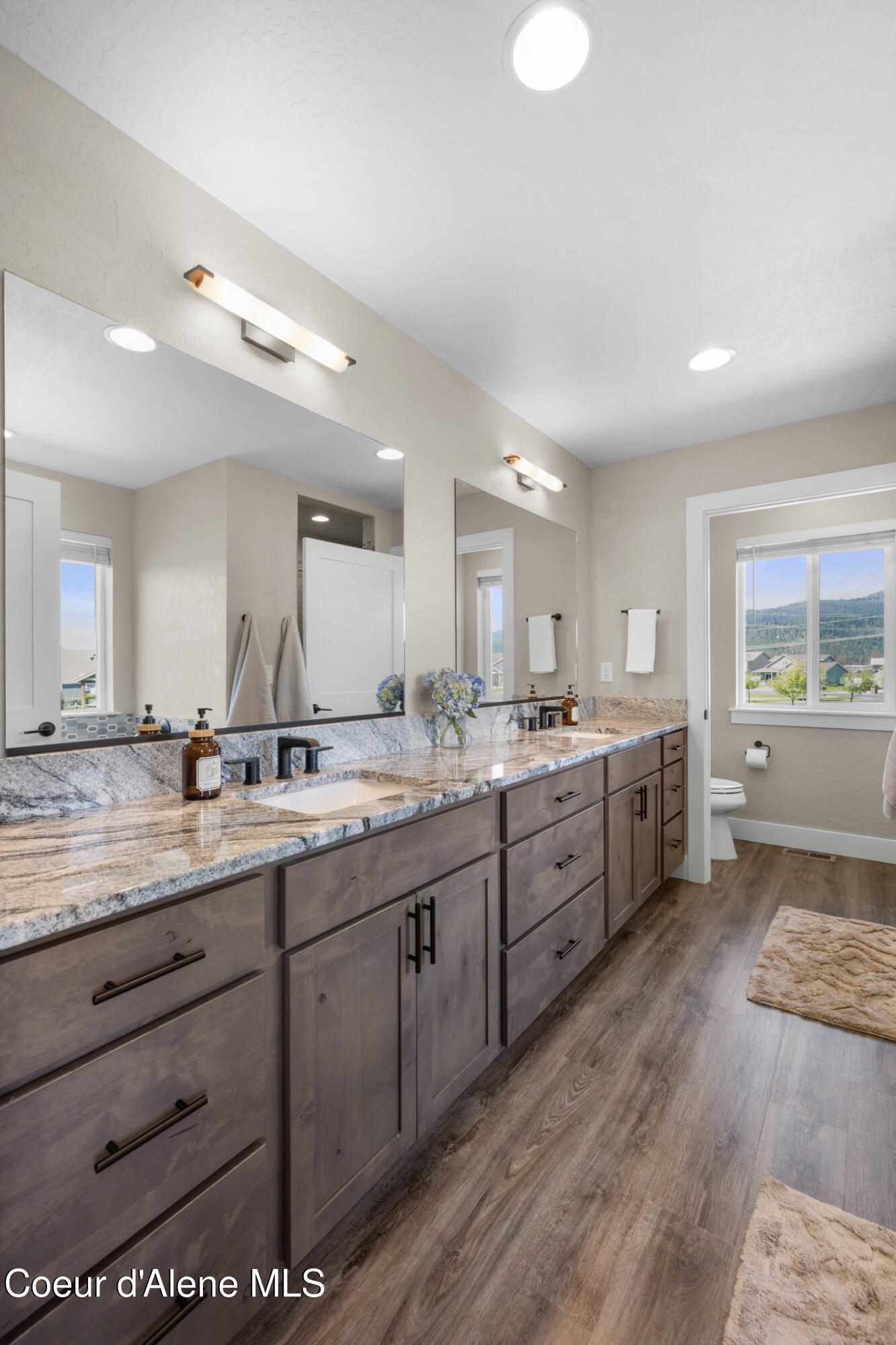 13806 North Treasure Island Court Rathdrum, ID 83858 - Photo 35 of 63 Primary Bathroom