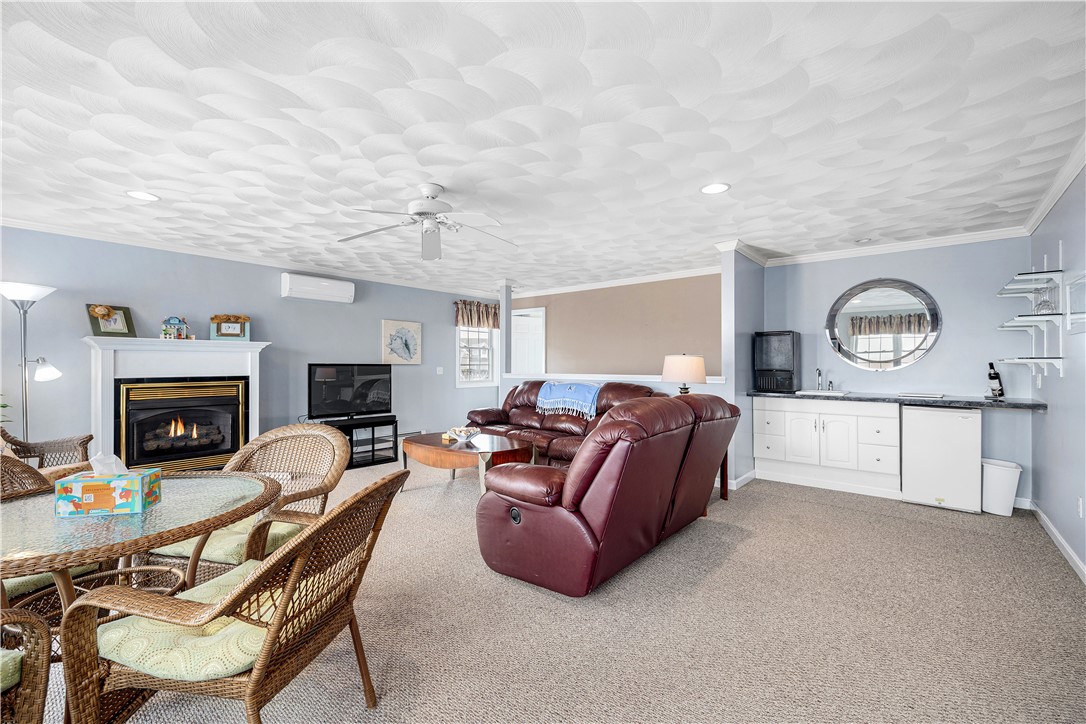 16 Elm Avenue Narragansett, RI 02882 - Photo 12 of 45