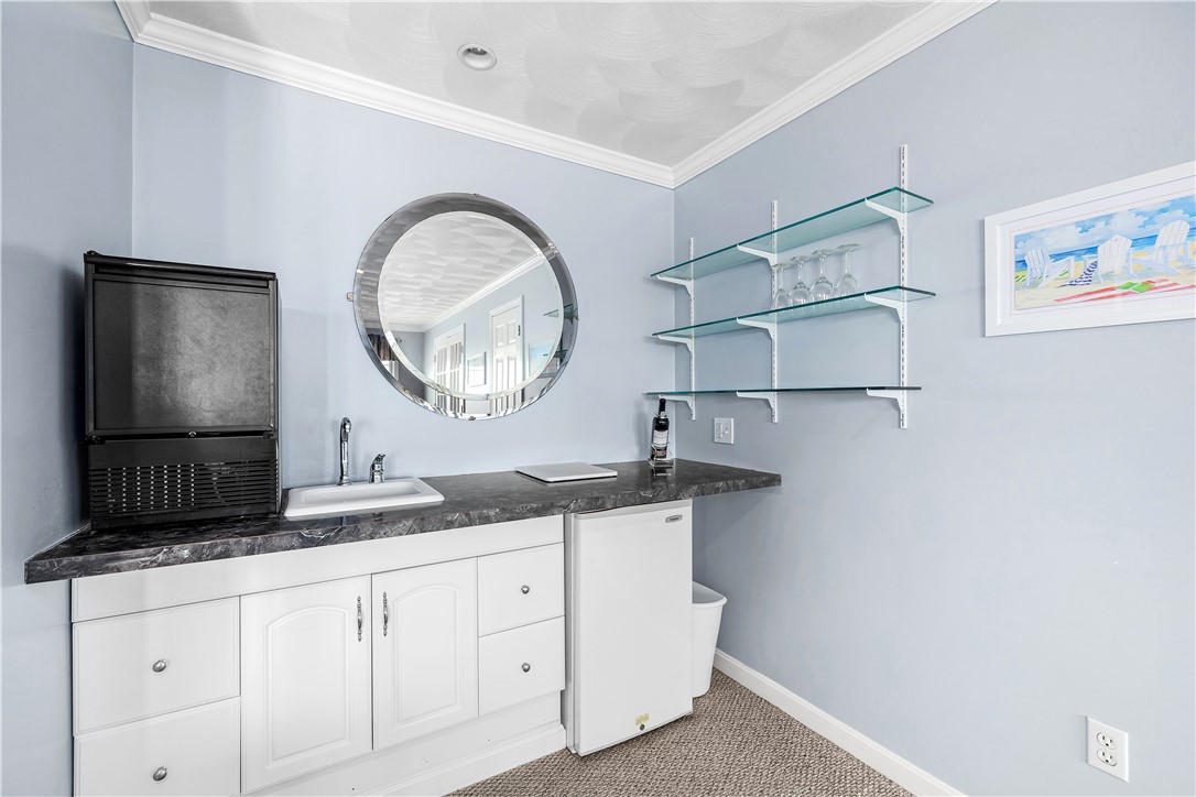 16 Elm Avenue Narragansett, RI 02882 - Photo 17 of 45