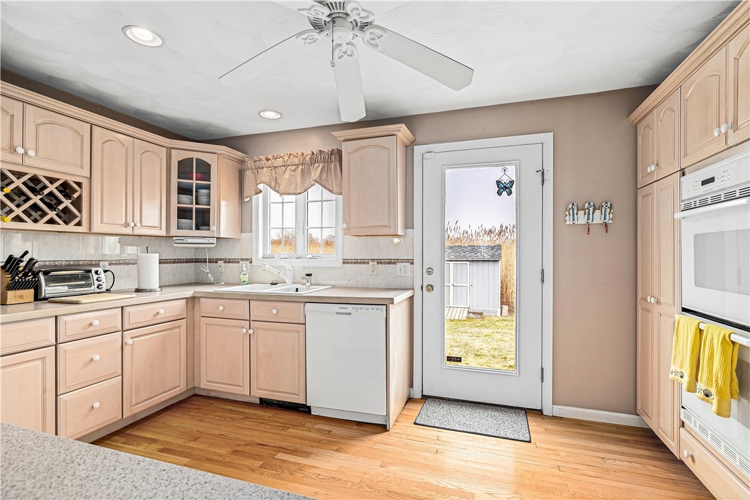 16 Elm Avenue Narragansett, RI 02882 - Photo 32 of 45