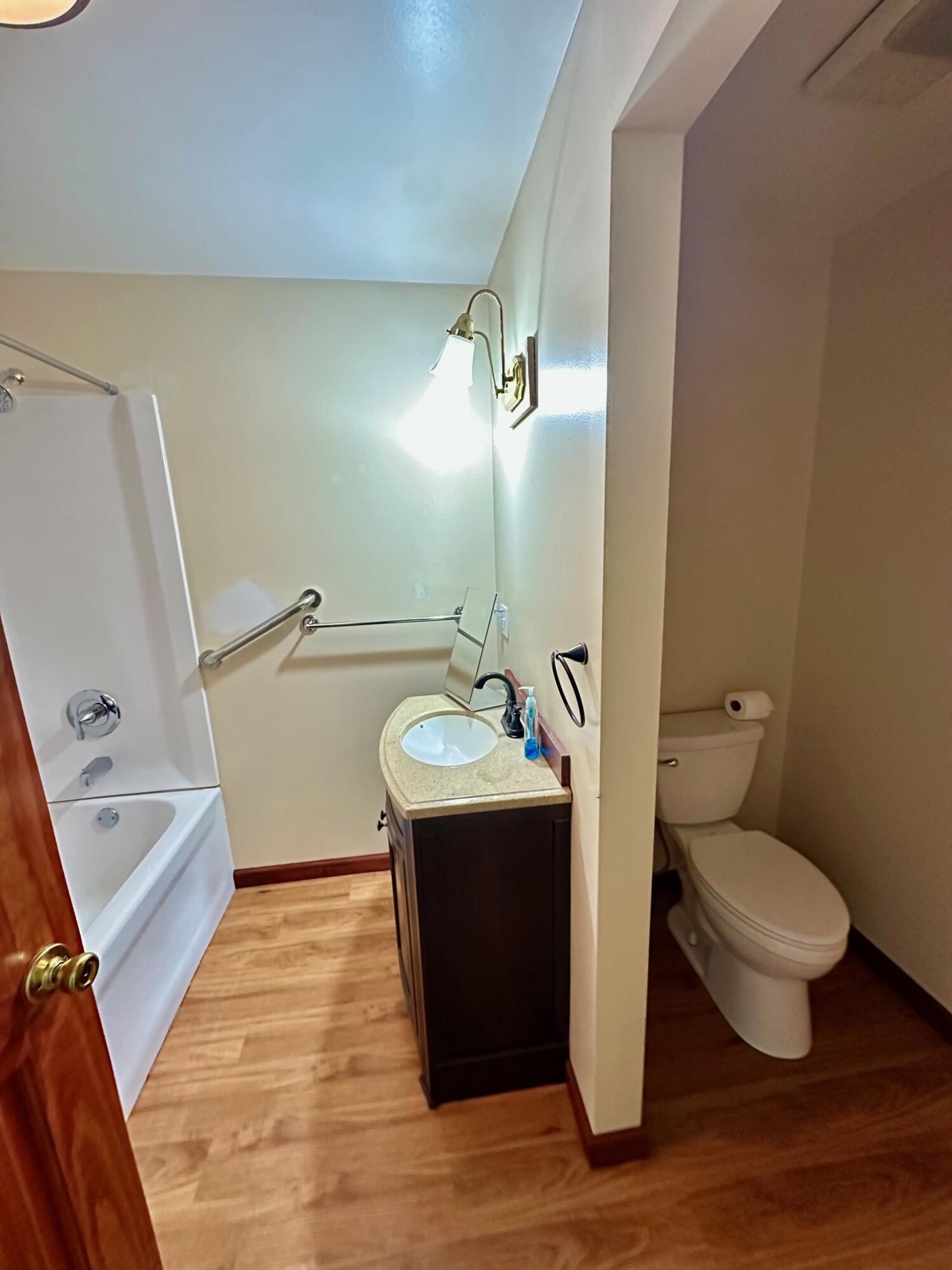 7800 McCain Road Parma, MI 49269 - Photo 25 of 40 Primary Bathroom