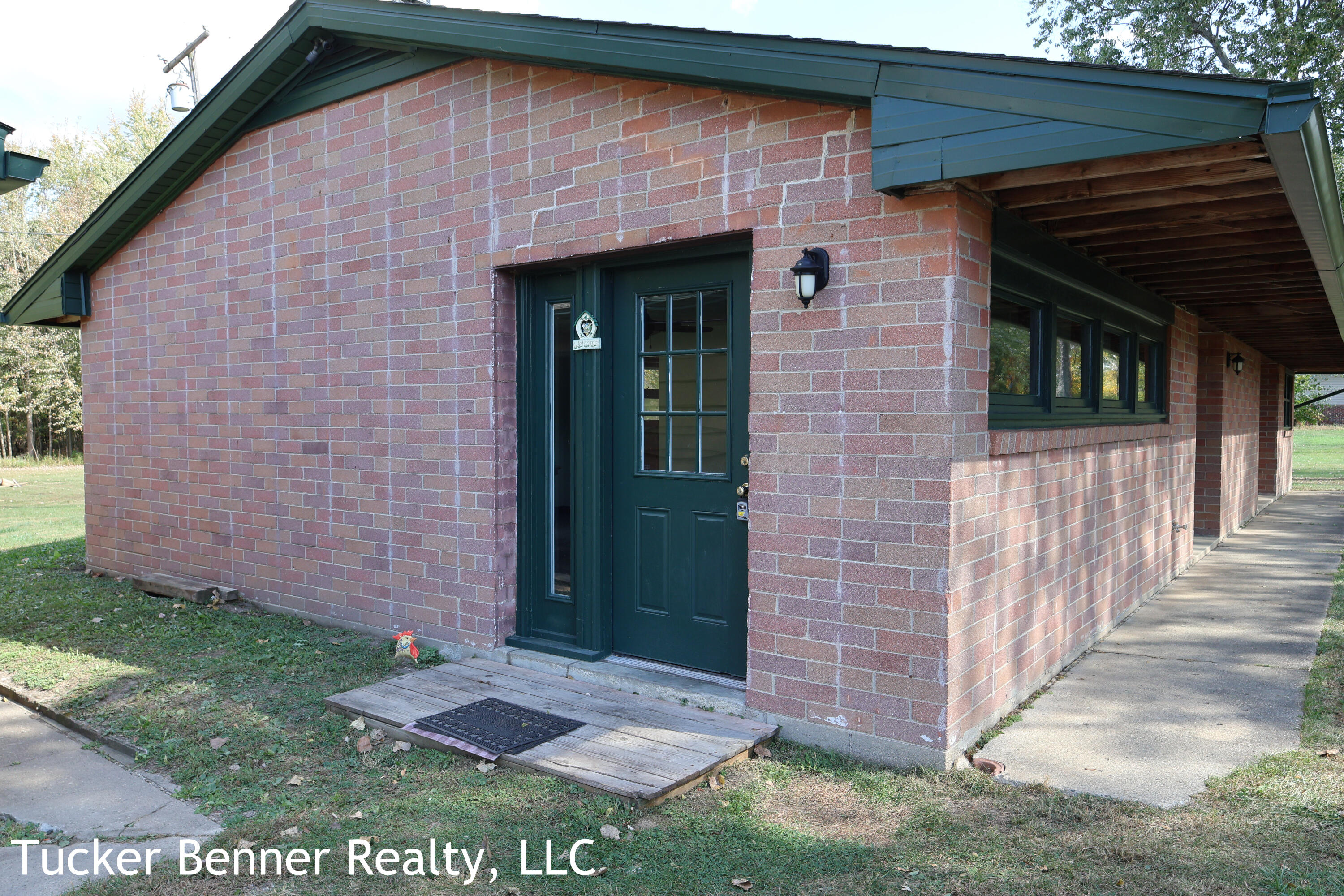 7800 McCain Road Parma, MI 49269 - Photo 4 of 40 Entry Door