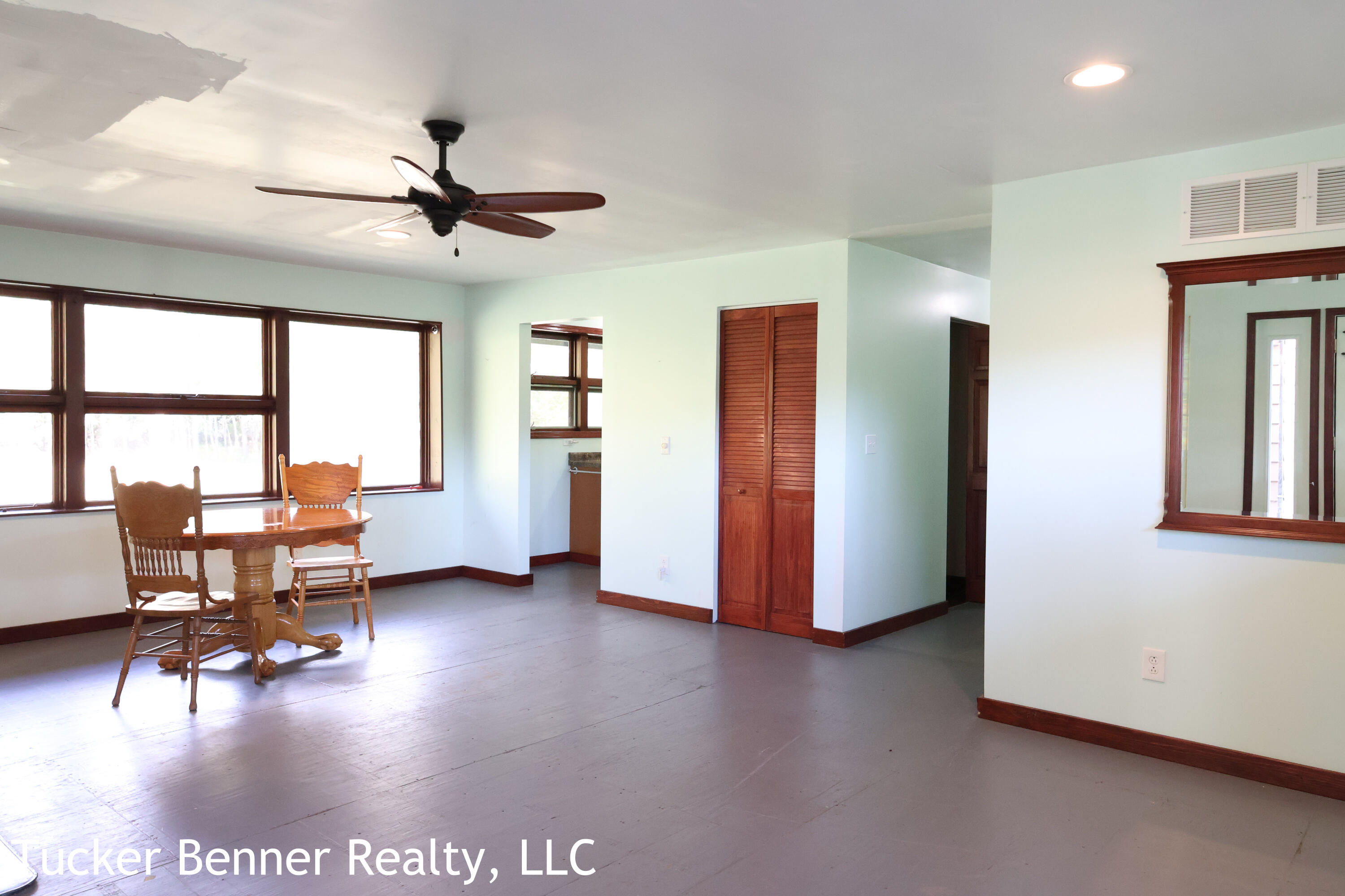 7800 McCain Road Parma, MI 49269 - Photo 8 of 40 Living Area