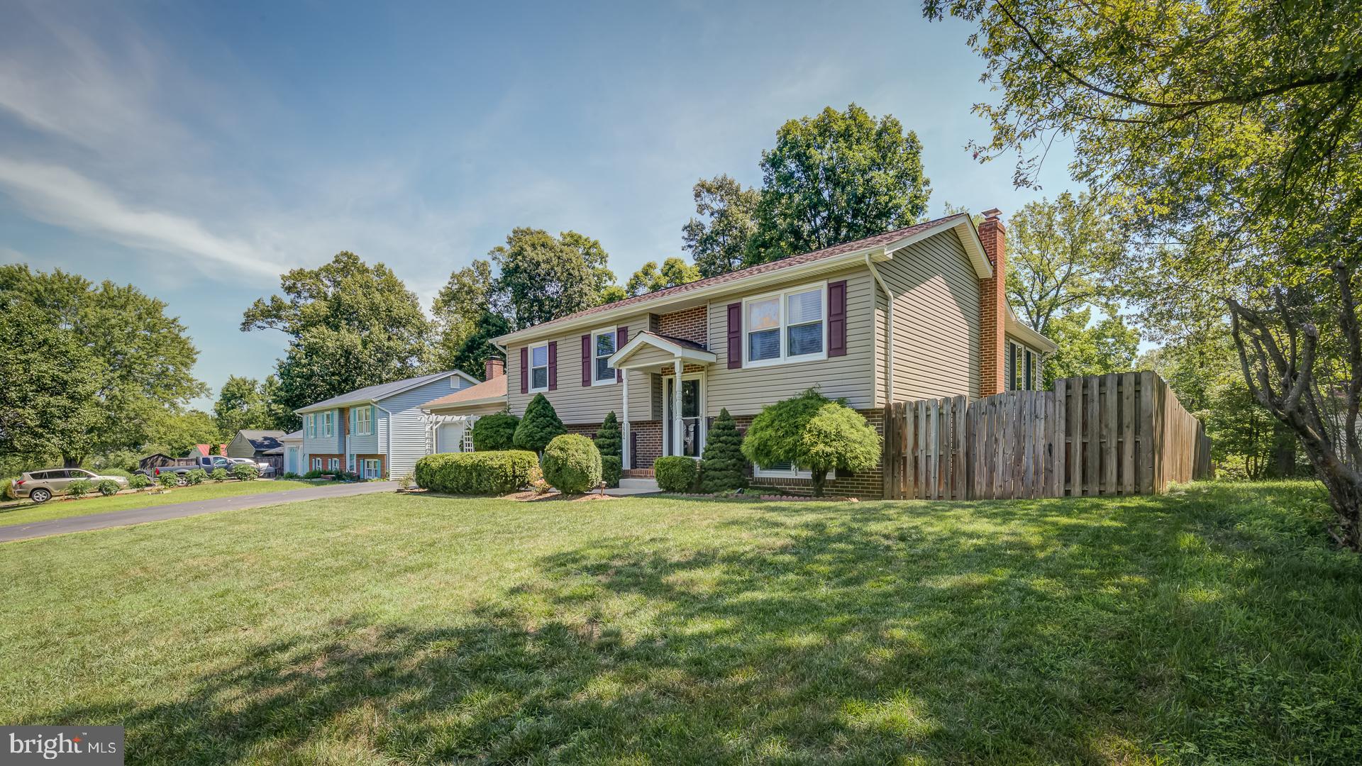 FENCED REAR YARD!!!