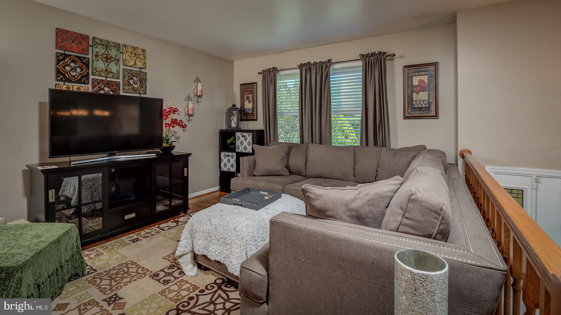 222 Choptank Road Stafford, VA 22556 - Photo 10 of 39 COZY LIVING ROOM!!!