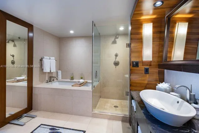 $600,000 | 6801 Collins Avenue, Unit 510, Miami Beach, FL 33141