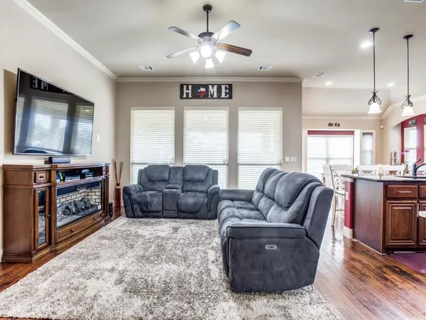 $3,200 | 804 Longhorn Drive, Aubrey, TX 76227