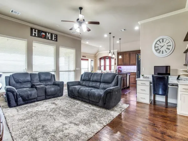 $3,200 | 804 Longhorn Drive, Aubrey, TX 76227