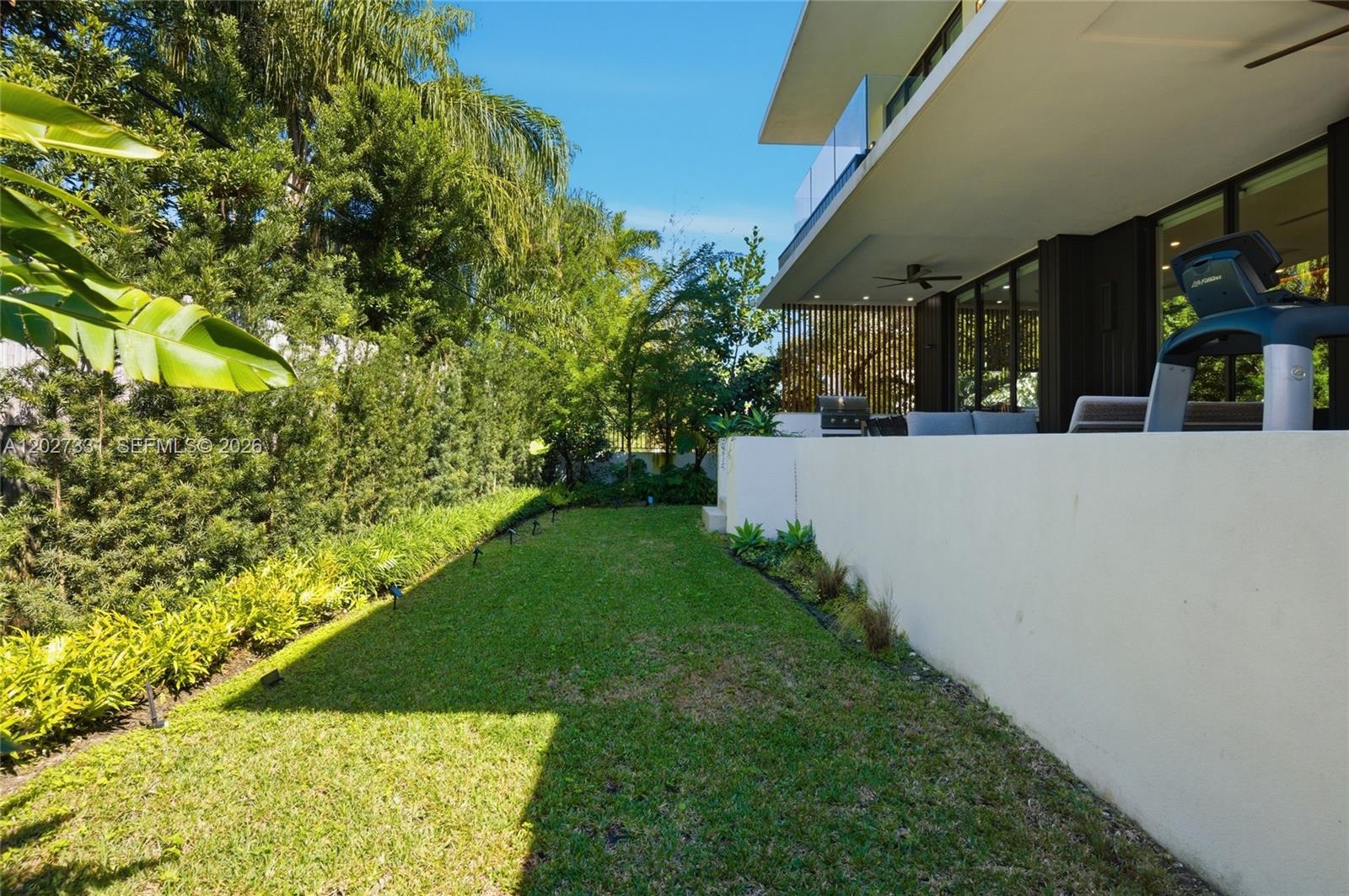 4354 Alton Road Miami Beach, FL 33140 - Photo 49 of 51