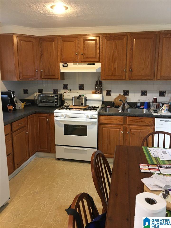 828 Pineview Road Birmingham, AL 35210 - Photo 5 of 7