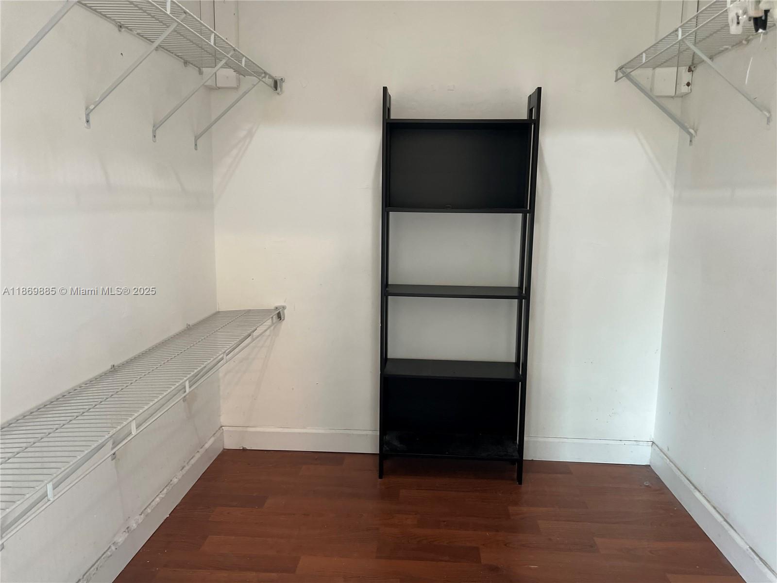 Snapper Creek Townhouses Miami, FL 33173 - Photo 14 of 20 a view of walk in closet