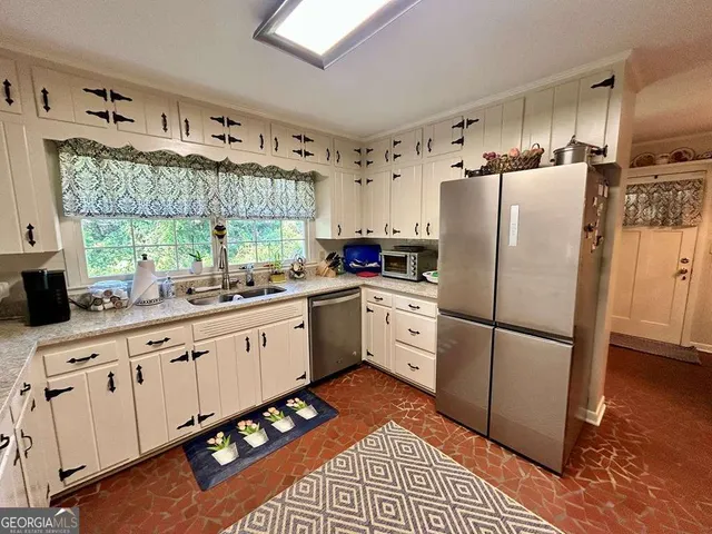 $290,000 | 225 Alabama Drive, Tifton, GA 31794