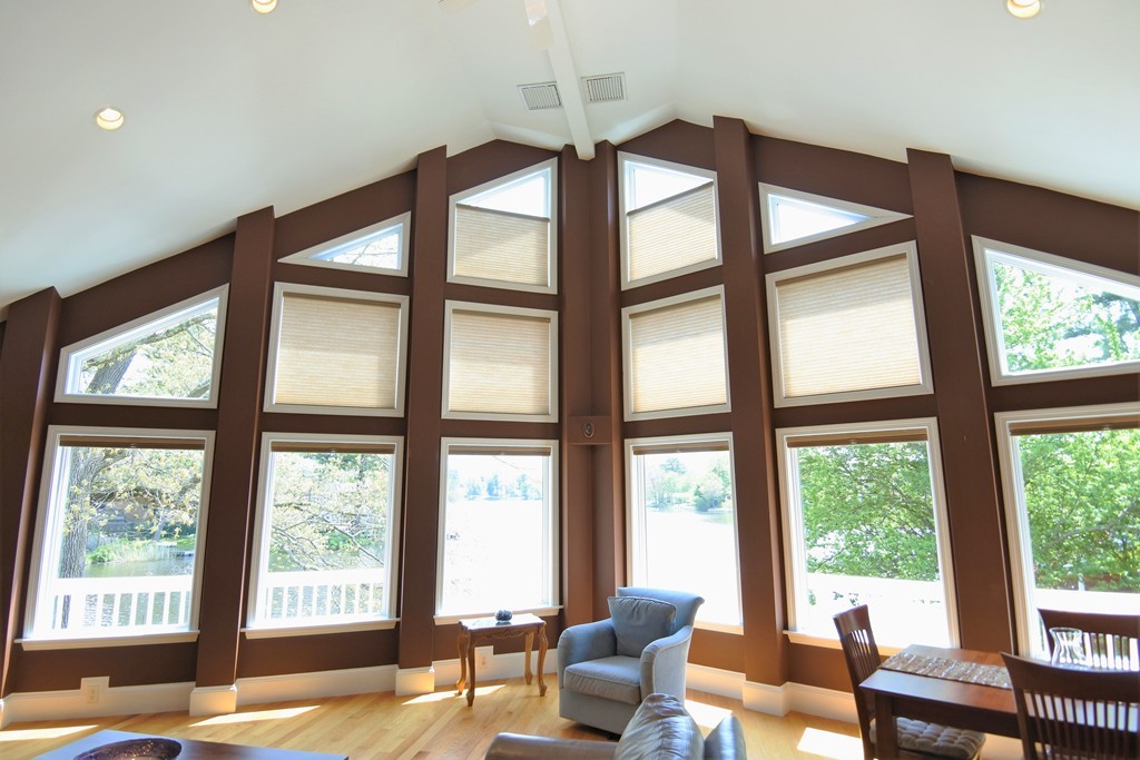 10 Ryan Road Lynnfield, MA 01940 - Photo 3 of 12 Gallery Image 3