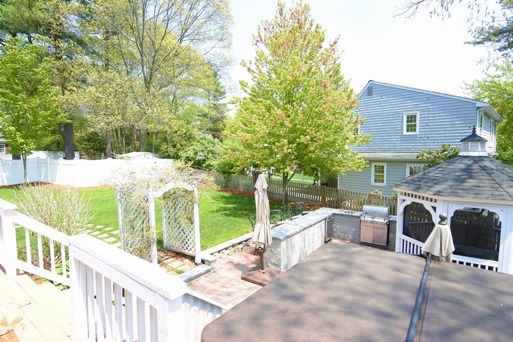 10 Ryan Road Lynnfield, MA 01940 - Photo 10 of 12 Gallery Image 10