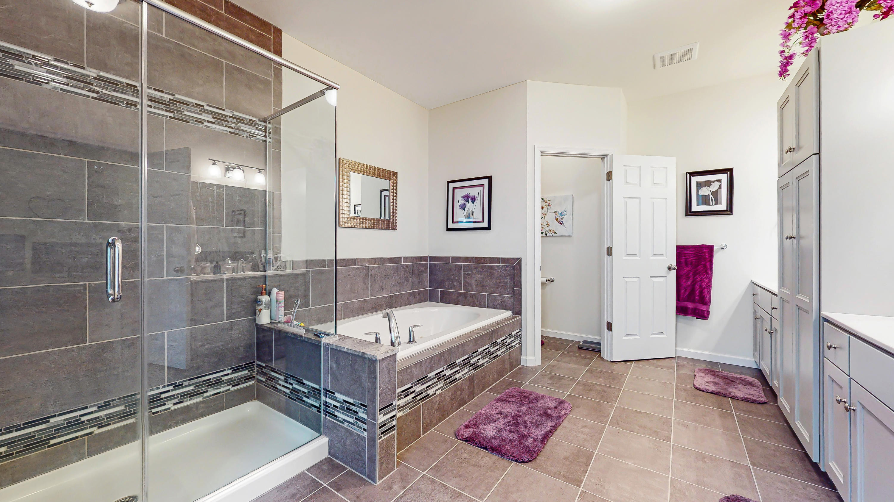 388 Park Road Dingmans Ferry, PA 18328 - Photo 9 of 84 Feature Photo: Master Bathroom Suite