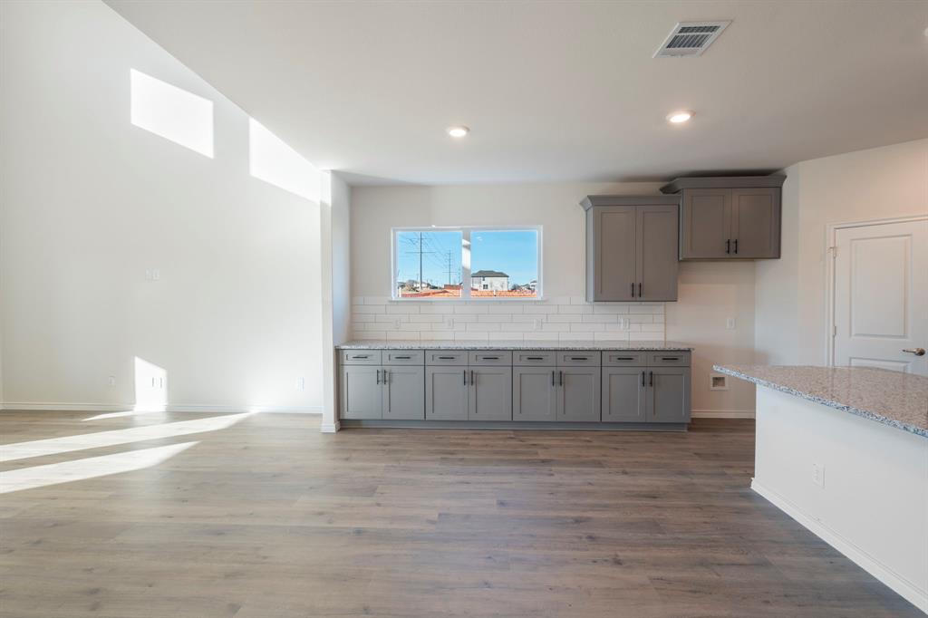 3685 Saguaro Drive Grand Prairie, TX 75052 - Photo 4 of 12