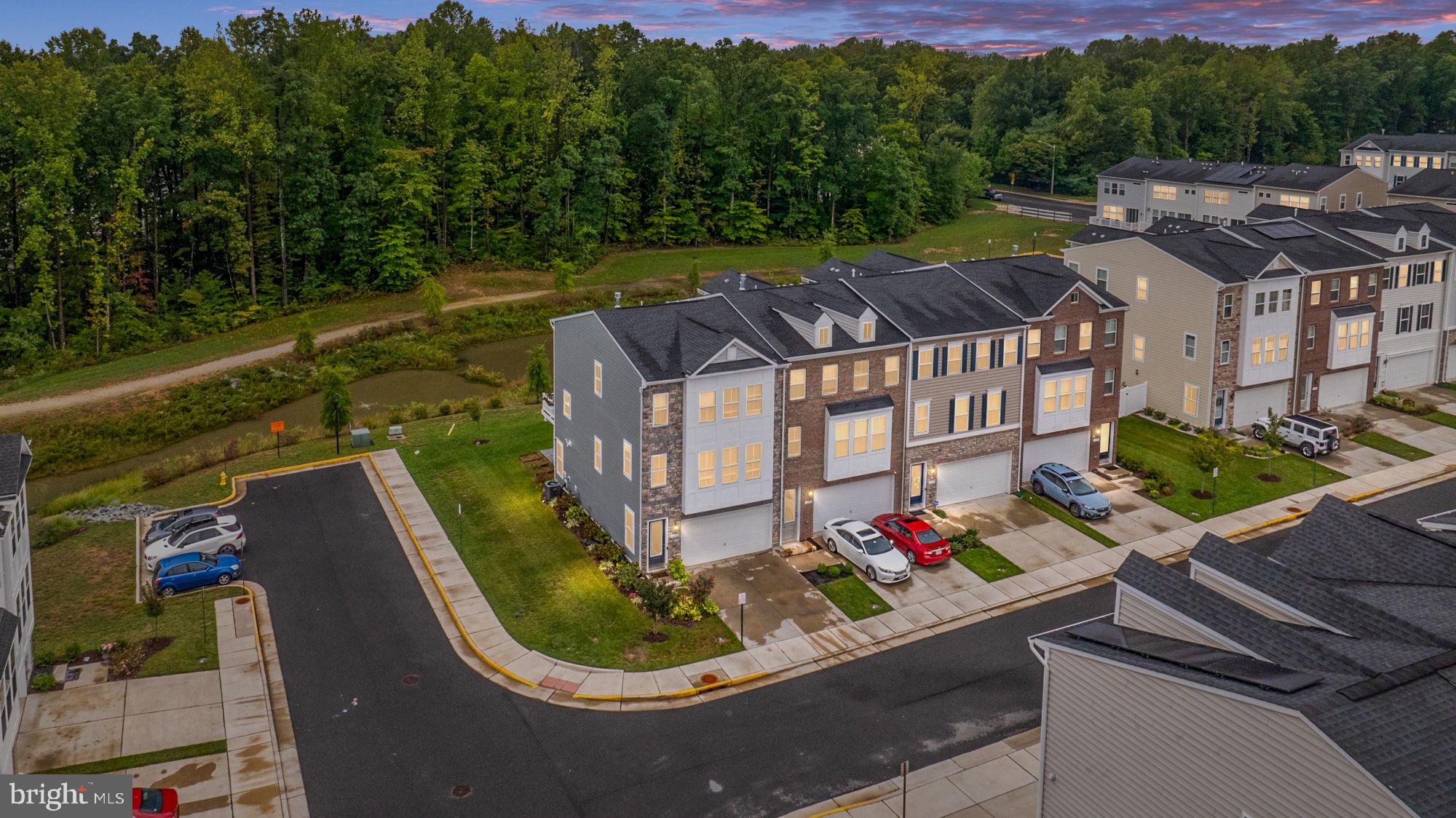 4073 Elizabeth Reed Way Woodbridge, VA 22193 - Photo 3 of 61 Gallery Image 3