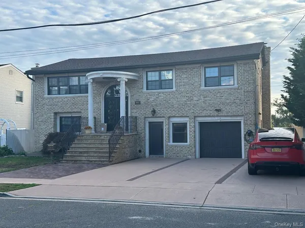 $3,600 | 497 Pierce Street, Unit 1, Oceanside, NY 11572