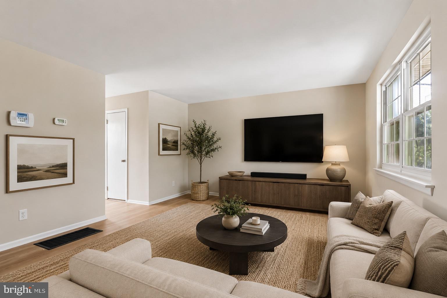 13 Evergreen Road Stowe, PA 19464 - Photo 6 of 44 Virtually staged family room