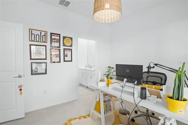 $3,300 | 6115 Claystone Way, Mount Dora, FL 32757