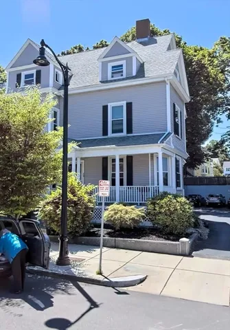 $2,125 | 38 Broadway, Unit 1, Beverly, MA 01915