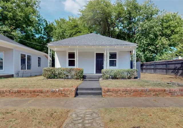 $1,950 | 3624 Ruskin Street, Dallas, TX 75215