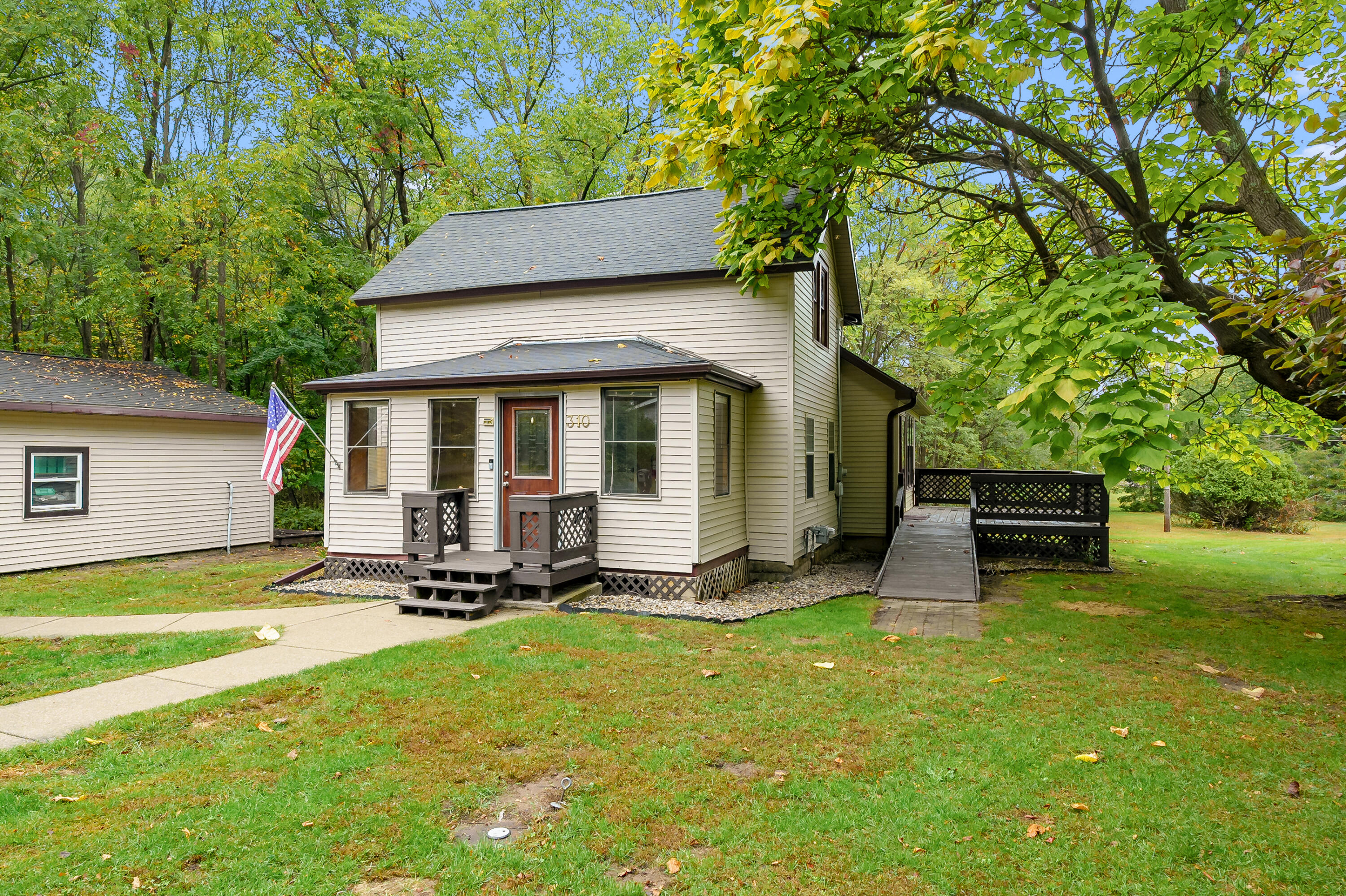 310 Cedar Street Decatur, MI 49045 - Photo 2 of 35 Cedar St 310 Decatur 49045-28