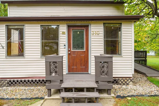 $160,000 | 310 Cedar Street, Decatur, MI 49045